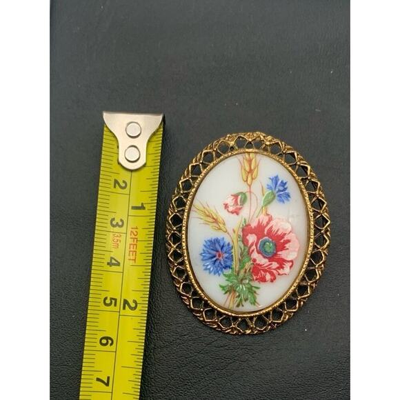 Vintage Large White Glass w Blue & Red Flowers Oval in Faux Bamboo Goldtone Fram - Picture 3 of 4
